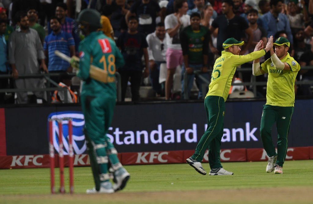 VIDEO | Pakistan pulls off a Pakistan as Mohammed Rizwan runs himself out after getting two lives on one ball