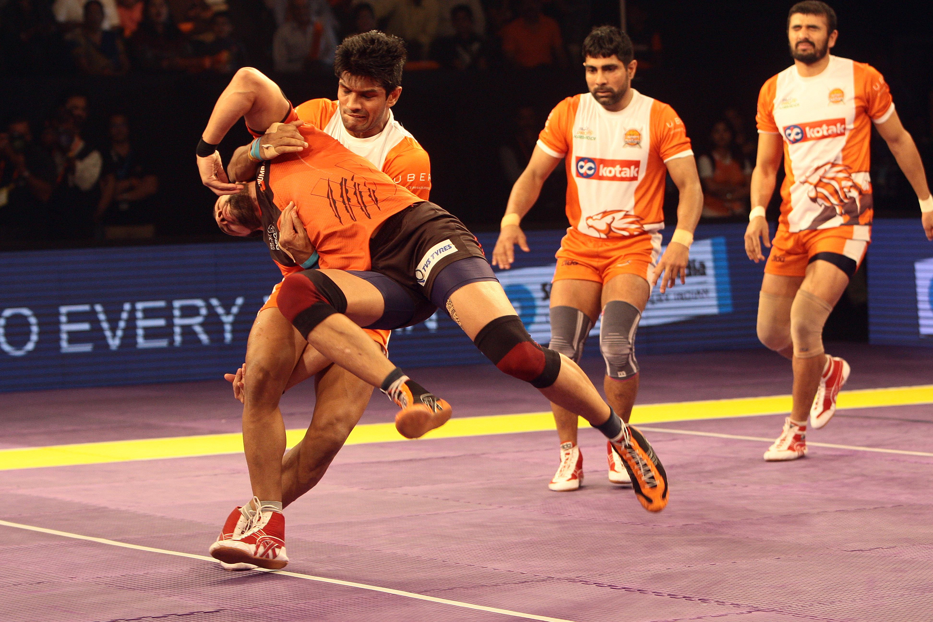 Pro Kabaddi 2016 : Anup Kumar leads U Mumba past Puneri Paltan in Maharashtra derby