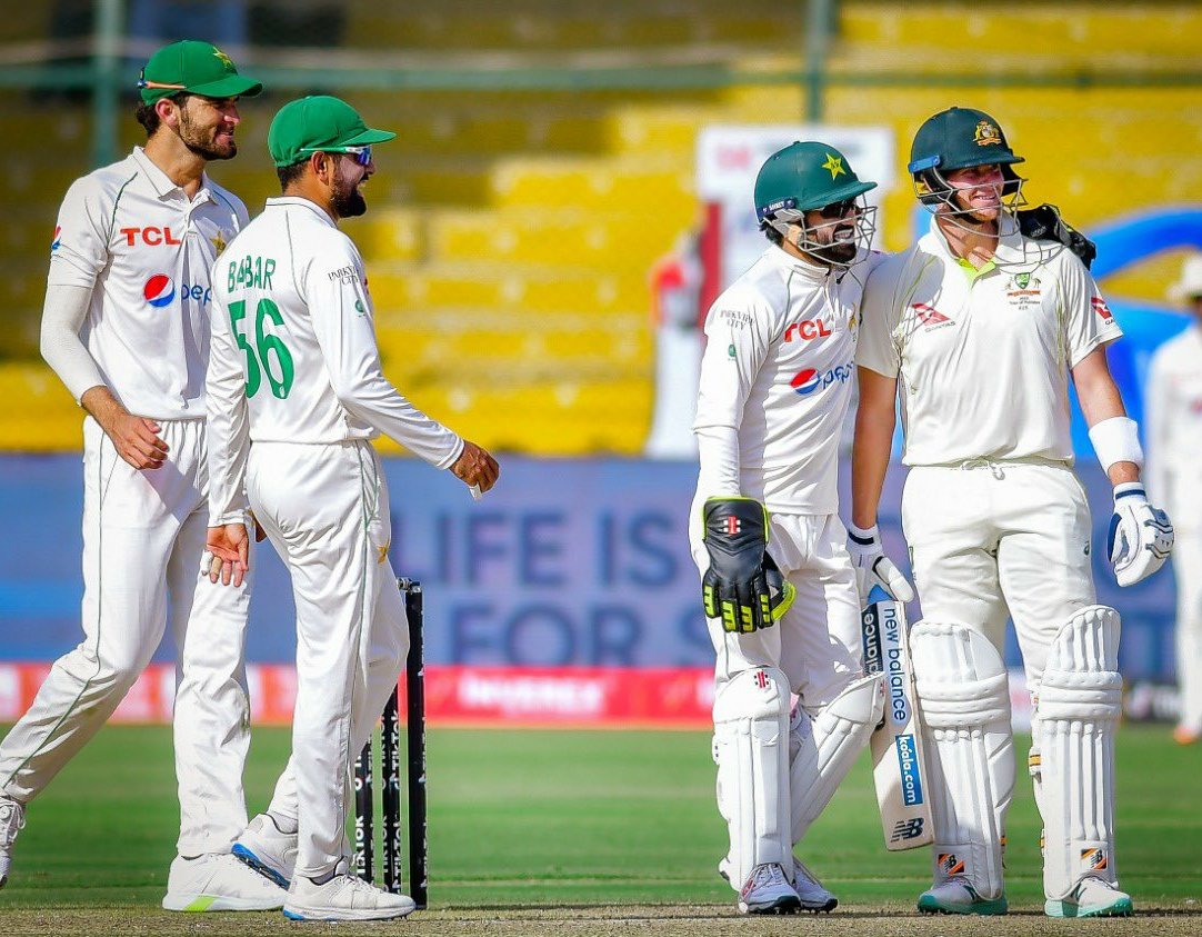 WATCH |  Mohammad Rizwan jokingly asks Steven Smith for advice on DRS call in Karachi Test