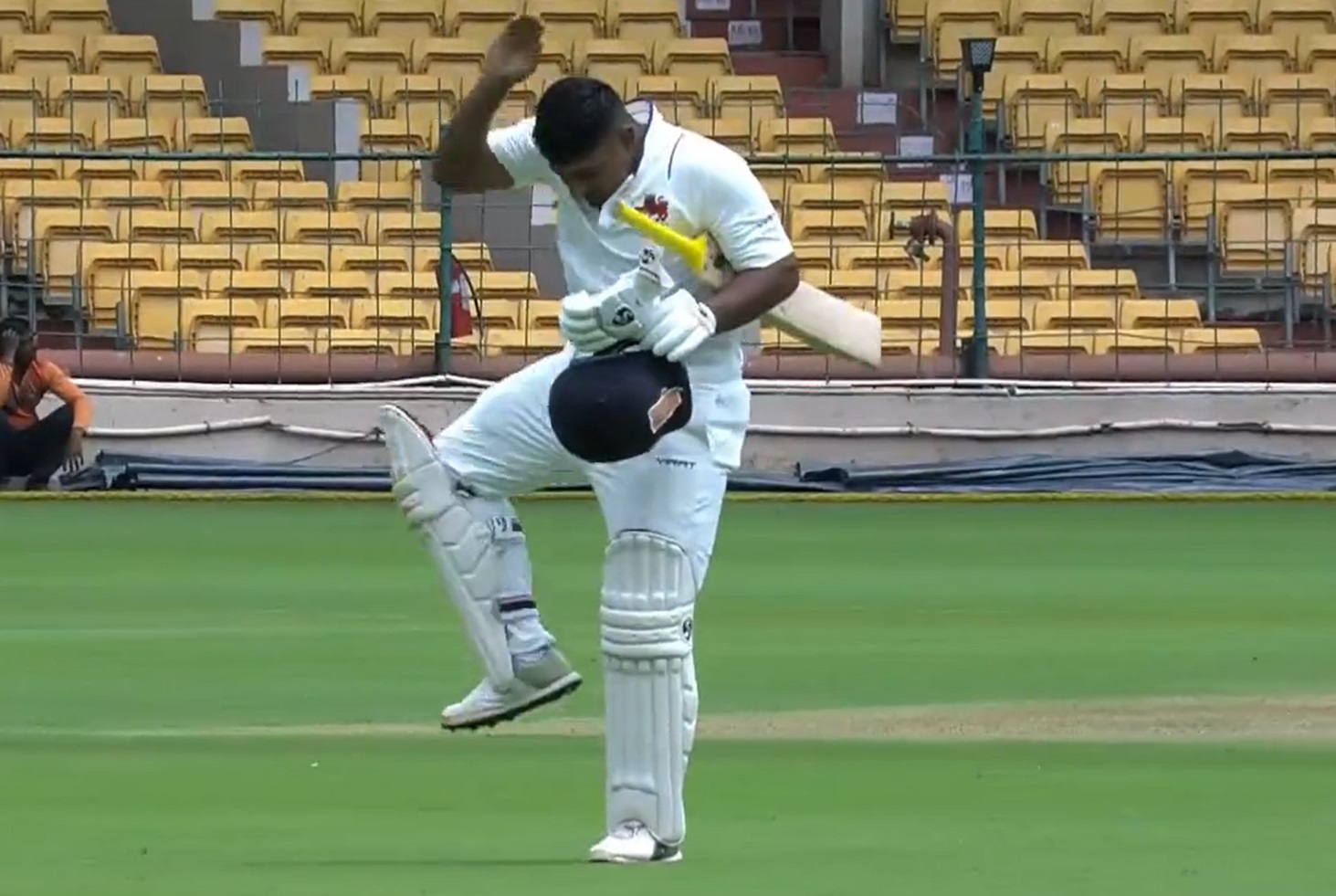 WATCH | Sarfaraz Khan does Sidhu Moose Wala signature step after hitting hundred in Ranji Trophy 2021/22 final