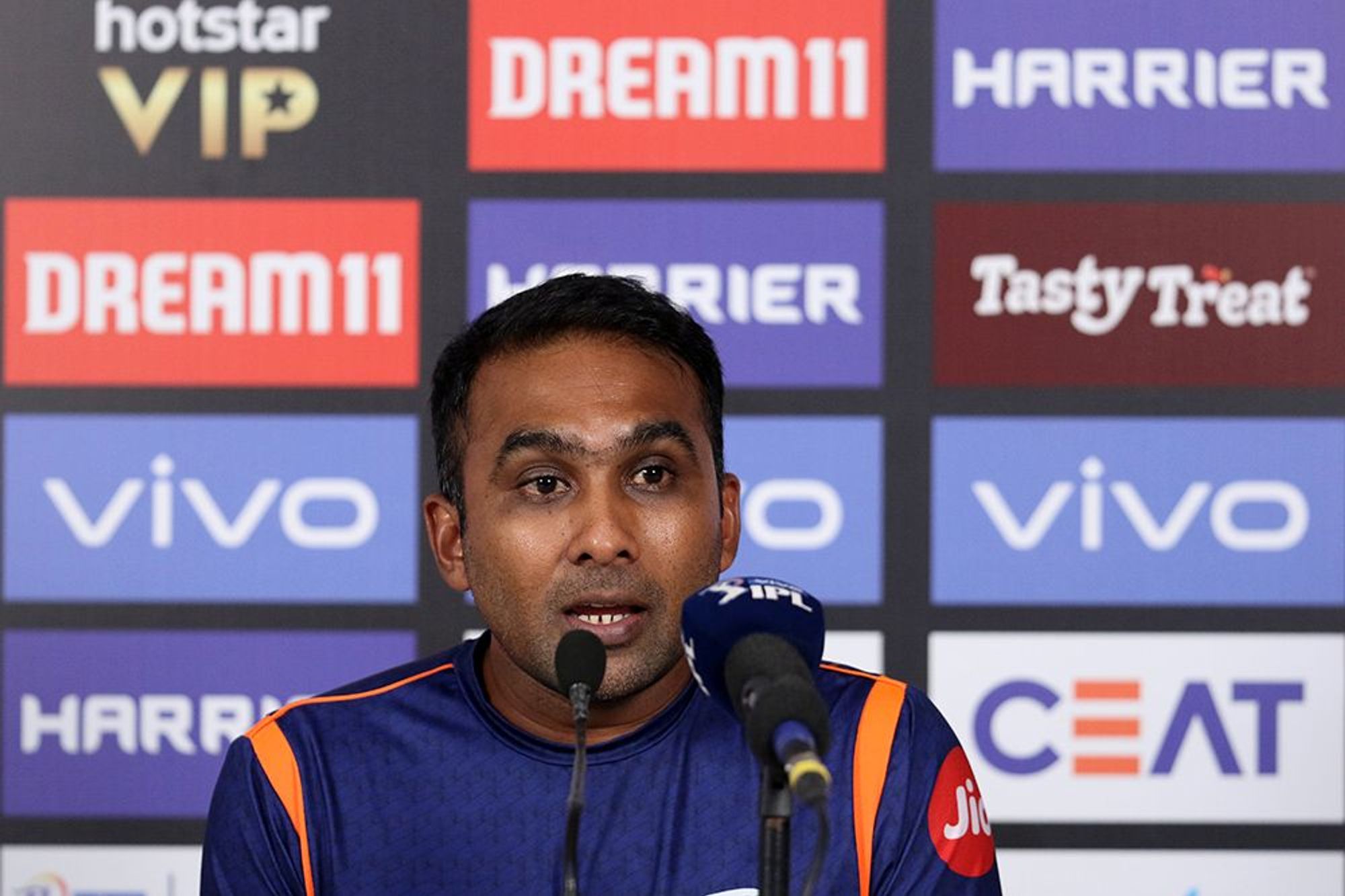 Shane Warne didn’t have Muralitharan’s variety, states Mahela Jayawardene