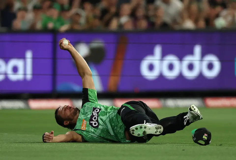 WATCH, BBL | Stoinis spreadeagles in serene celebration after pulling off Kapil Devesque blinder