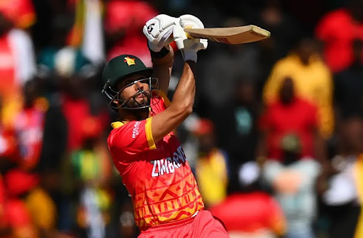 ZIM vs IND | Twitter in awe as Raza personifies elegance with straight-batted six over Avesh's head