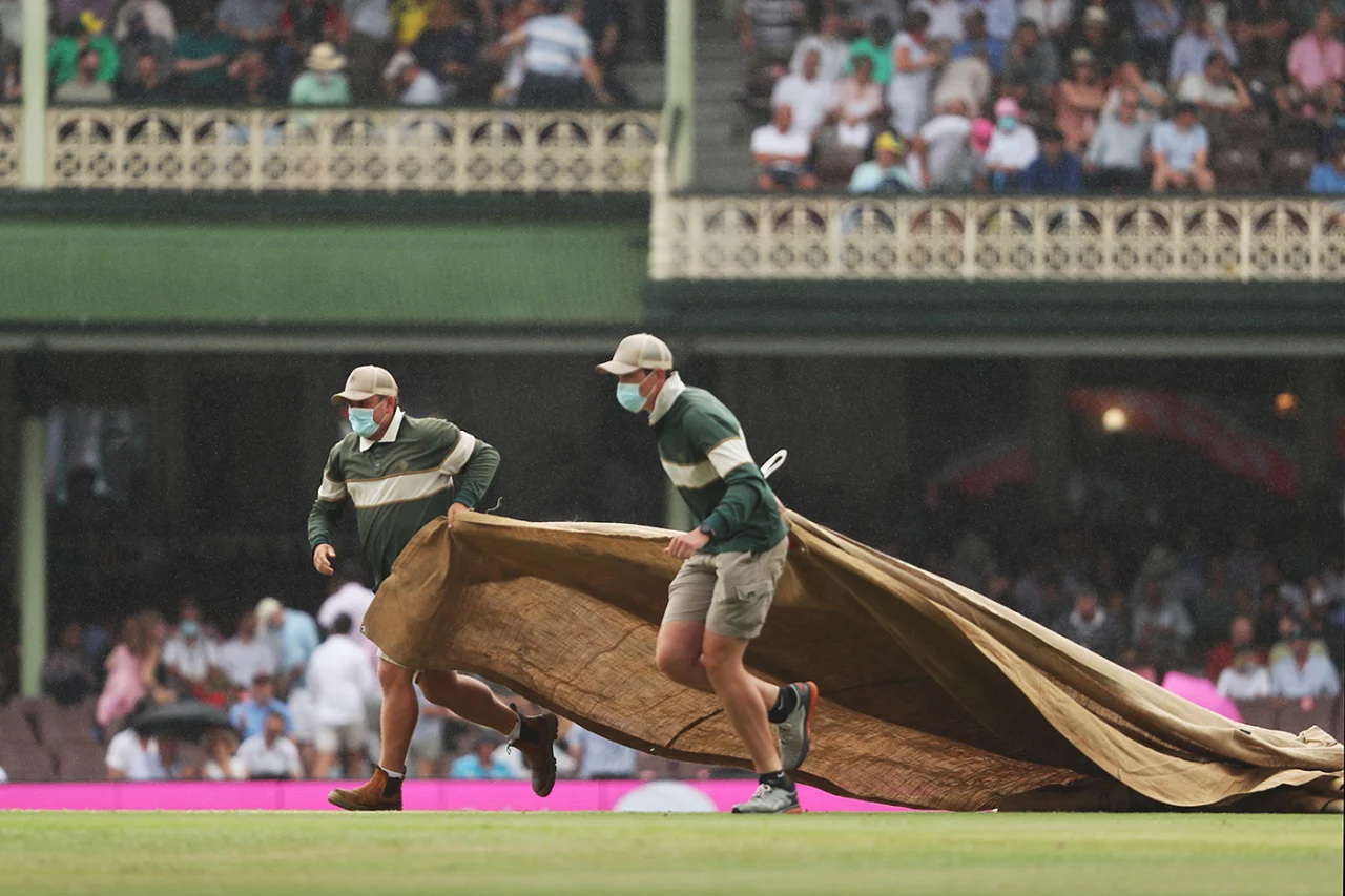 BBL | Rain plays spoilsport in Sydney to abandon encounter between high flying Thunder and Hurricanes