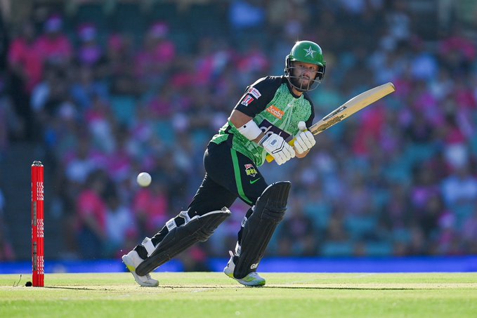 ‌WATCH, BBL | Ducket rubbishes ICC rankings by smashing six consecutive boundaries off Hosein