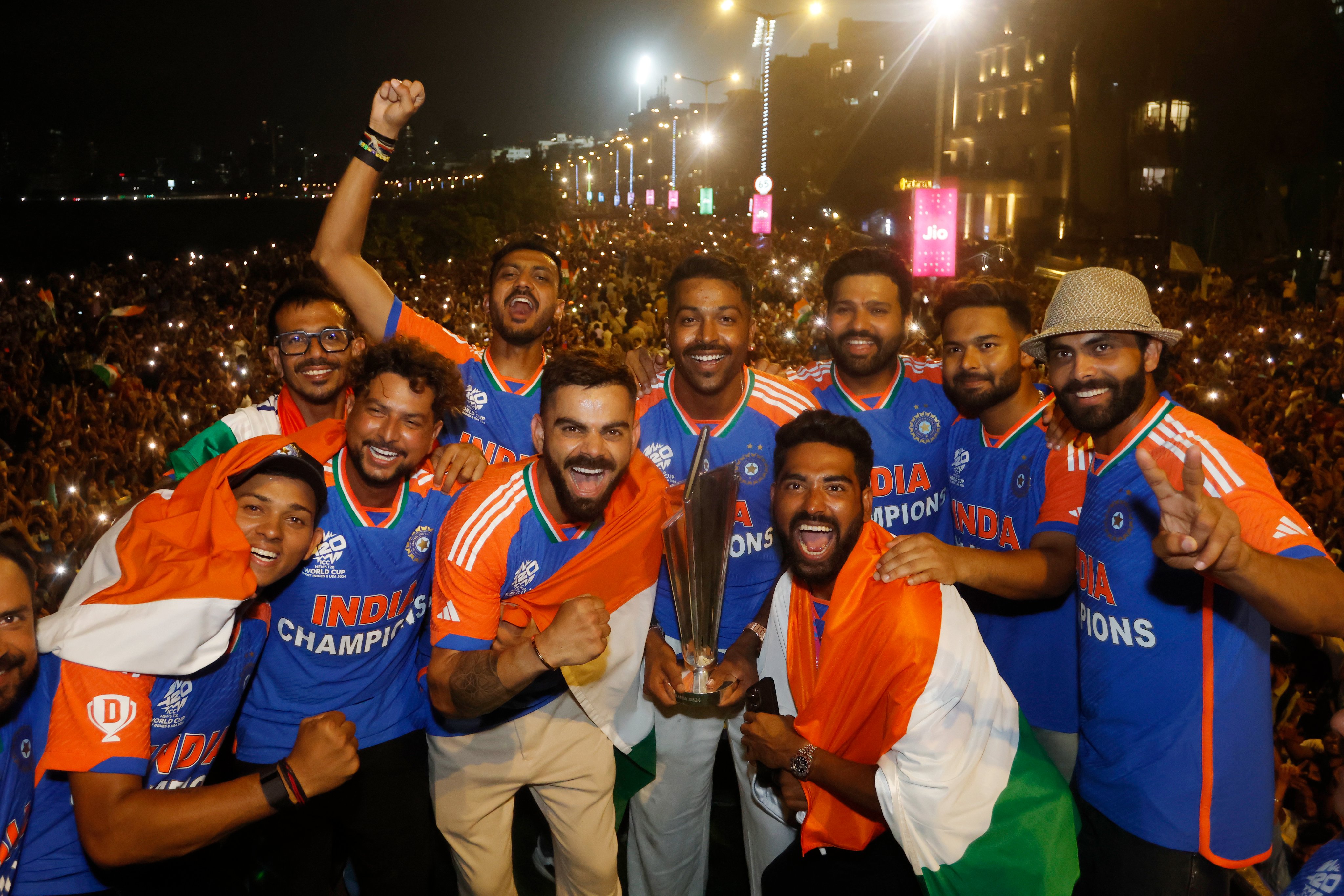 ‌WATCH | Rohit and Kohli lead a heartfelt rendition of ‘Vande Mataram’ in India’s victory lap at Wankhede