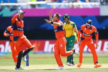 SA vs NED | Twitter stunned as Logan Van Beek's masterful jaffa exquisitely clipped Reeza Hendricks' off stump