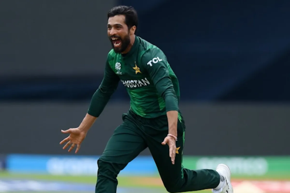 ‌PAK vs CAN | Twitter reacts to charged-up Amir kicking air in jubilation after rattling middle stump