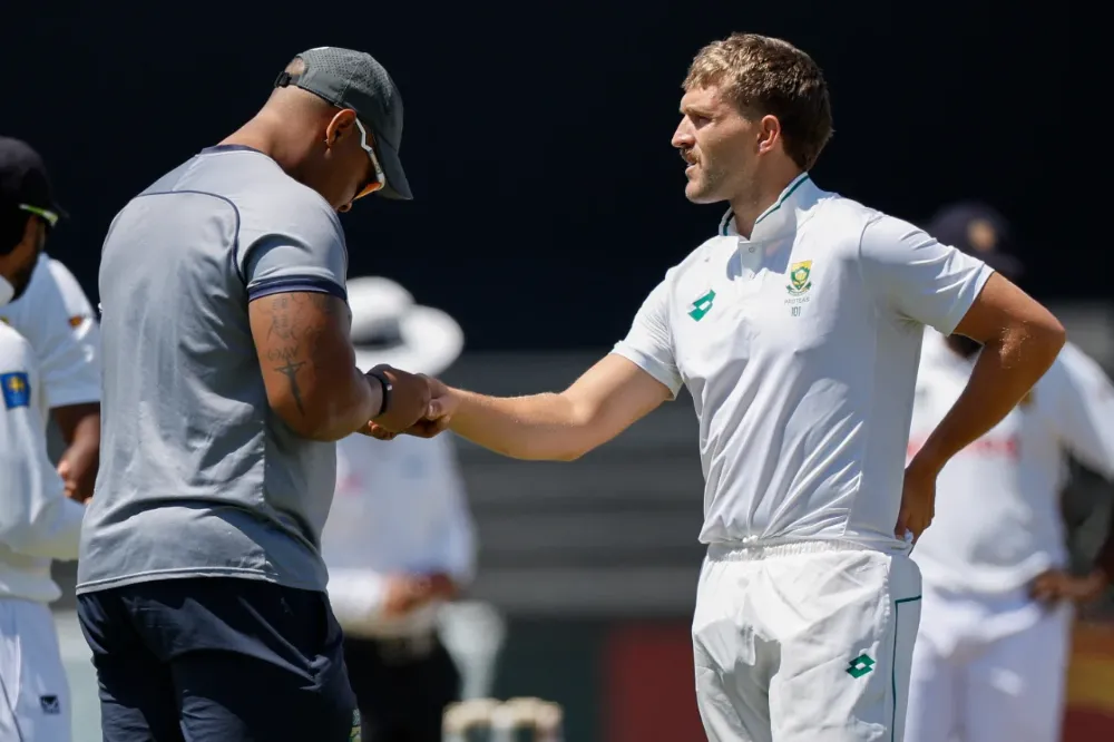 SA vs SL | Twitter bows to Wiaan Mulder’s grit after his audacious six with a hurt wrist