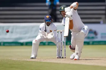 ‌SA vs SL | Twitter empathizes as Vishwa drops to his knees after Mathews slip blunder saves Stubbs