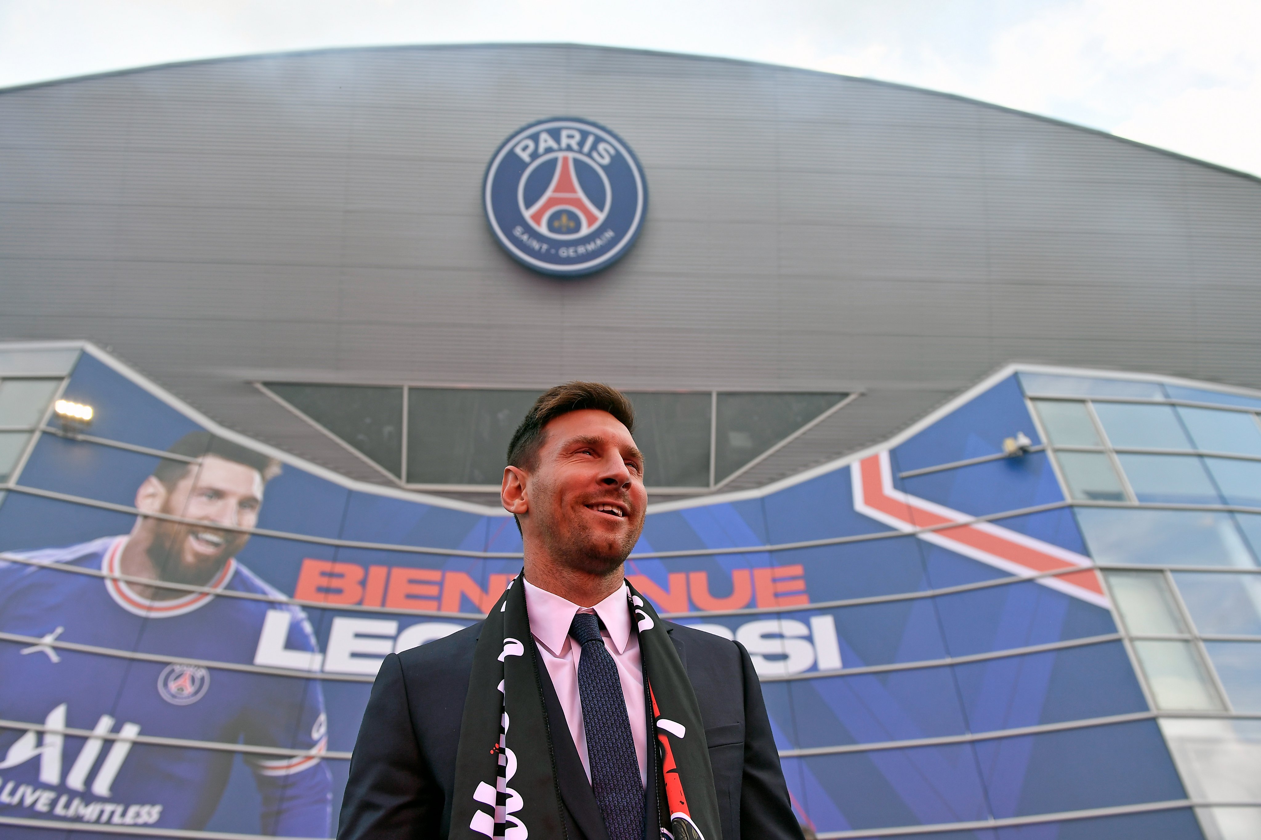 Paris Saint-Germain leave Lionel Messi out of Champions League squad due to injuries